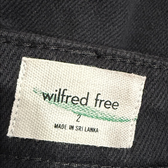 Aritzia Wilfred Free Black Ultra High Rise
Modern Cargo Jeans Size 2 - Picture 10 of 12
